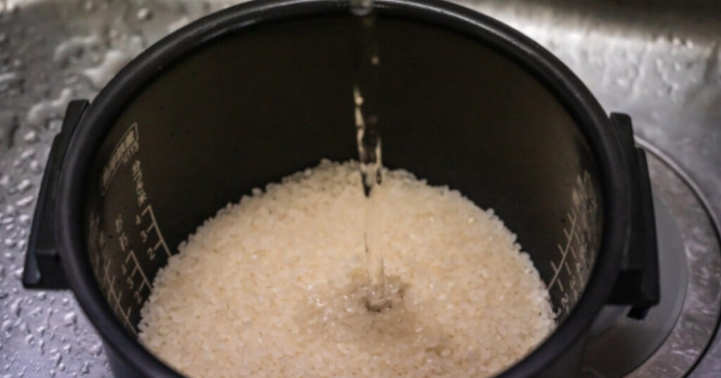お米の水加減をイメージした画像です。